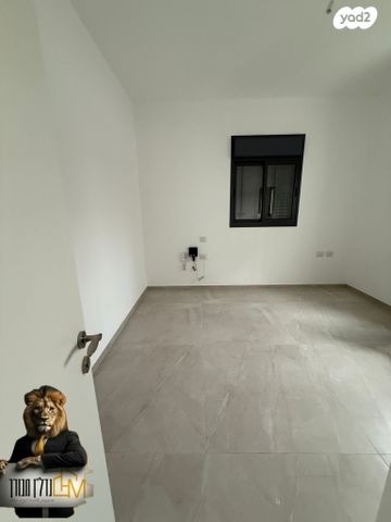 דירת גן, יהדות איטליה, רמת יורם, נתיבות