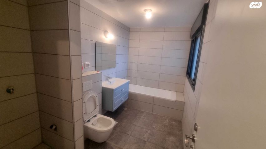 דירה, הר מירון, נווה ישראל, הרצליה