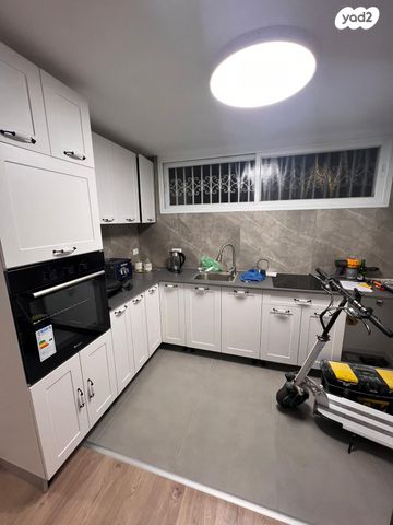 דירה, הר המור, ראש העין