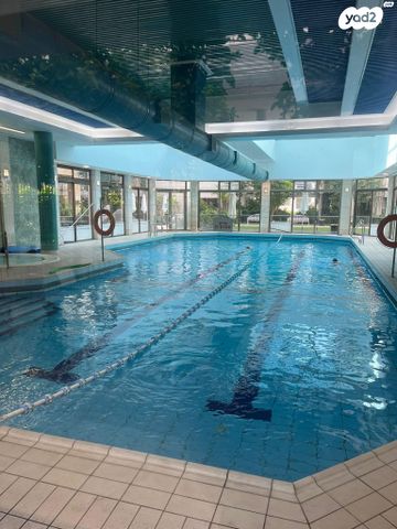 לוין קיפניס 