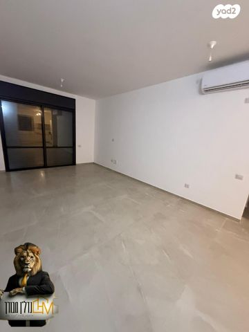 דירת גן, יהדות איטליה, רמת יורם, נתיבות