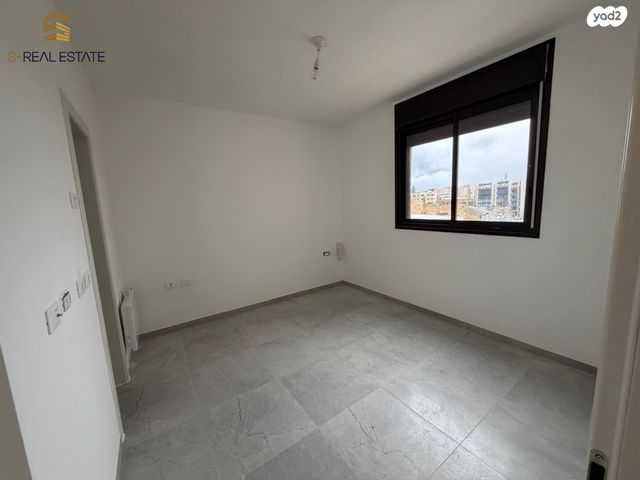 דירה, המגרסה, מבשרת ציון