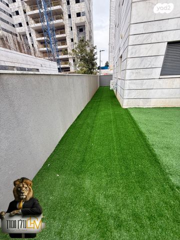 דירת גן, יהדות איטליה, רמת יורם, נתיבות