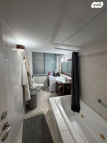 דירה, שברץ, רעננה