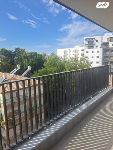 דירה, דב גרונר, עין גנים, פתח תקווה