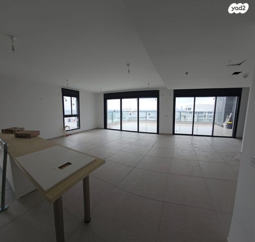 גג/ פנטהאוז, יונה וולך, גרין פארק החדשה, הוד השרון