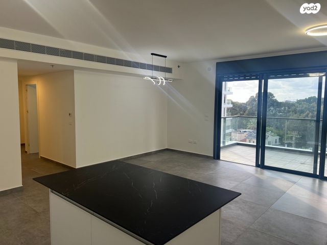 דירה, הרצליה