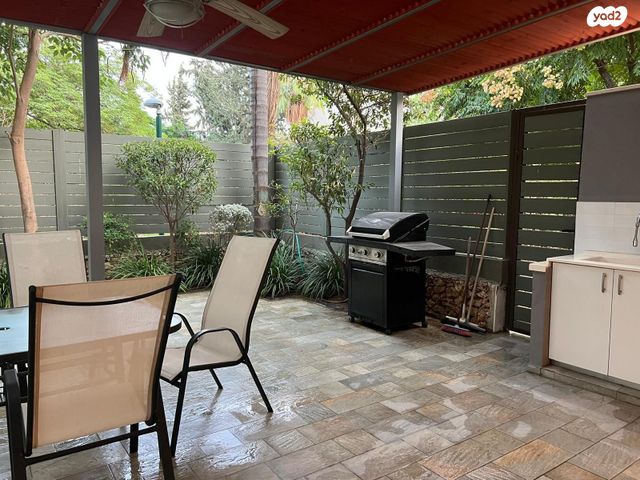 דירת גן, הרצליה