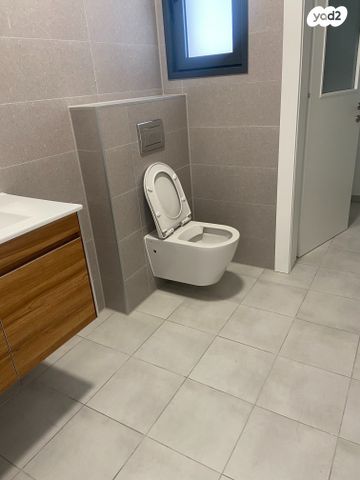 דירה, ספי ריבלין, המוזיקה, שדרות