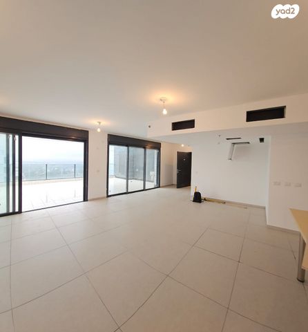 גג/ פנטהאוז, יונה וולך, גרין פארק החדשה, הוד השרון