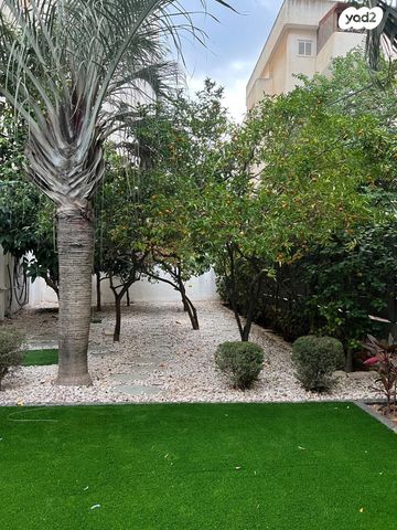 דירת גן, הרצליה