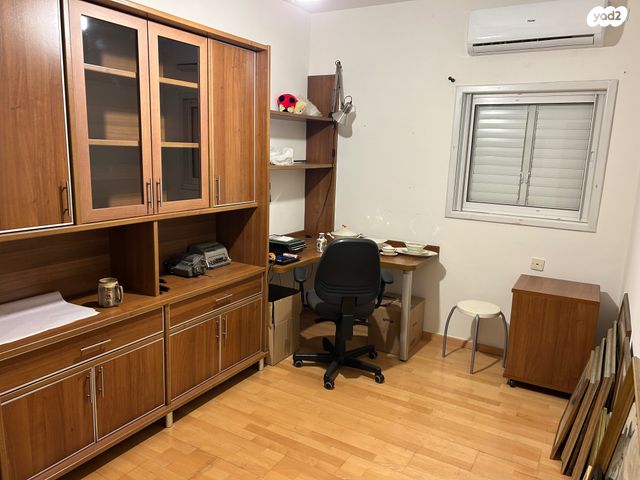 דירת גן, קדמן, נווה רמז, חולון