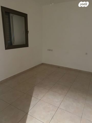 דירה, פנחס מאירי 39, נווה גן, פתח תקווה