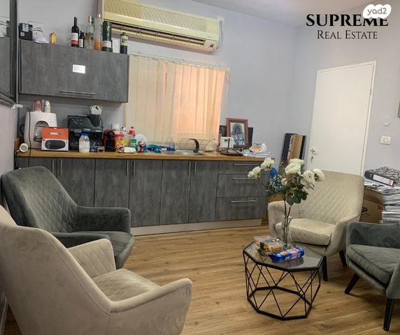 משרדים, שדרות גושן, קרית מוצקין