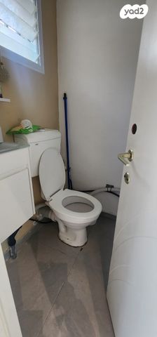 חנויות/ שטח מסחרי, שדרות חיים וייצמן 17, רמלה