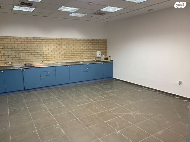 אולמות, פתח תקווה