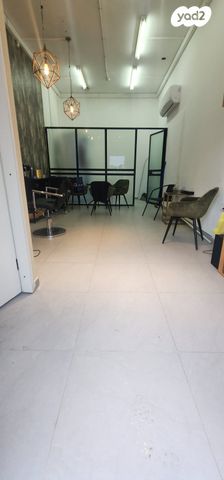 חנויות/ שטח מסחרי, שדרות חיים וייצמן, המרכז האזרחי, רמלה