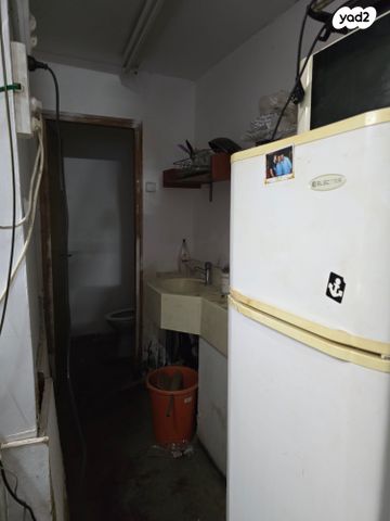 מחסנים, רינתיה