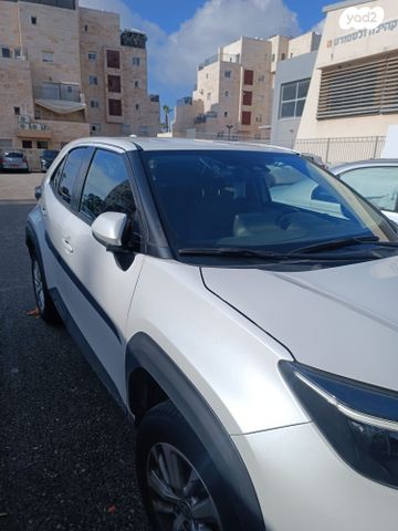 מודעת רכב טויוטה יאריס קרוס