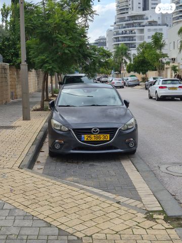 מודעת רכב מאזדה 3