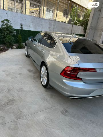 וולוו S90