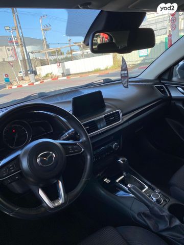 מודעת רכב מאזדה 3