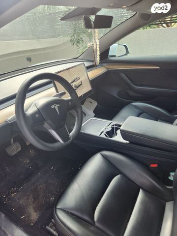 מודעת רכב טסלה מודל 3