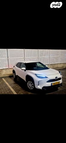 מודעת רכב טויוטה יאריס קרוס