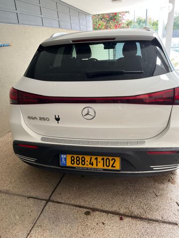 מודעת רכב מרצדס-בנץ EQA