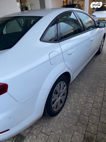 פורד מונדאו