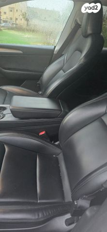 מודעת רכב טסלה מודל Y