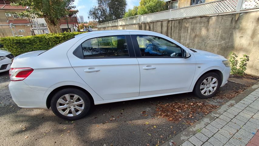 מודעת רכב פיג'ו 301