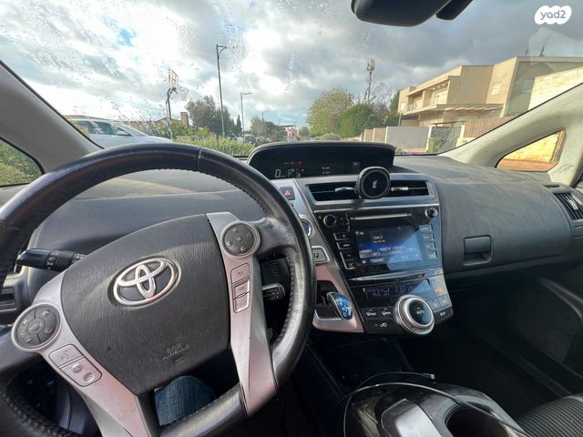 טויוטה פריוס פלוס