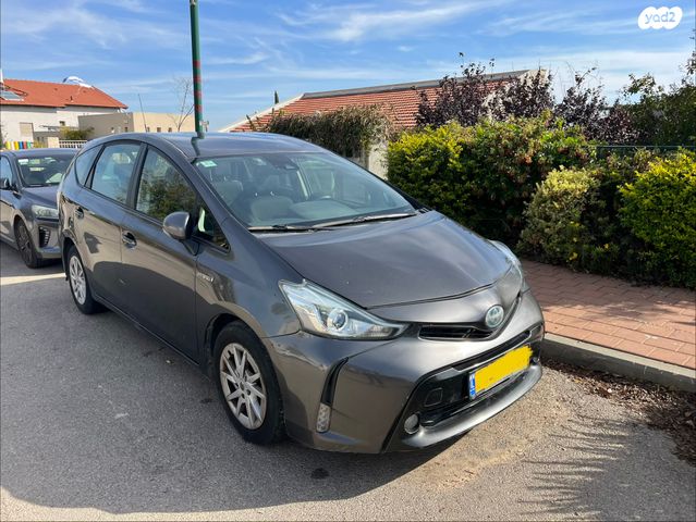 טויוטה פריוס פלוס