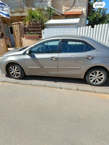 טויוטה קורולה