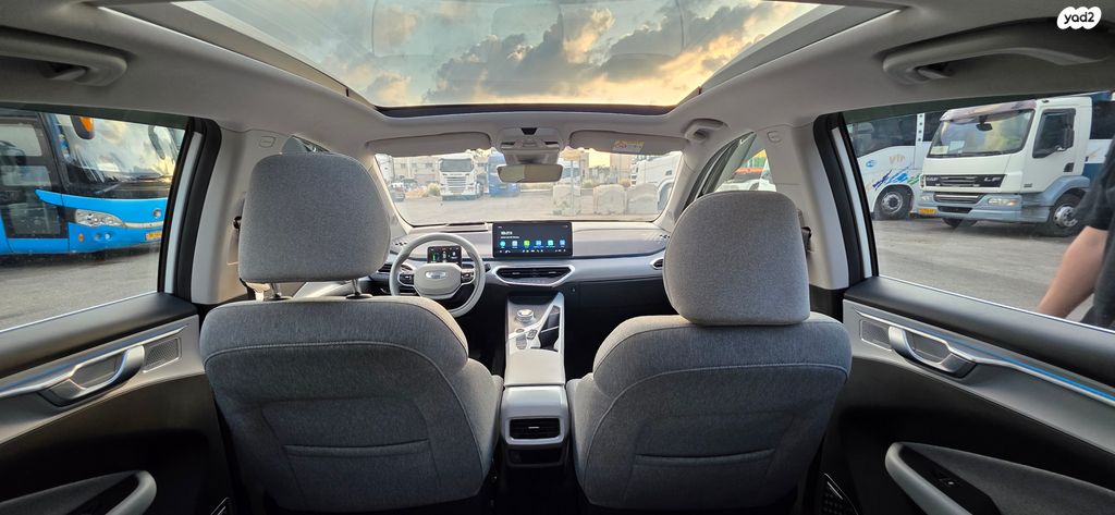 מודעת רכב ג׳ילי Geometry C