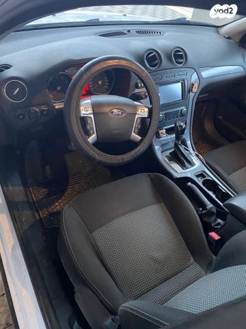 פורד מונדאו