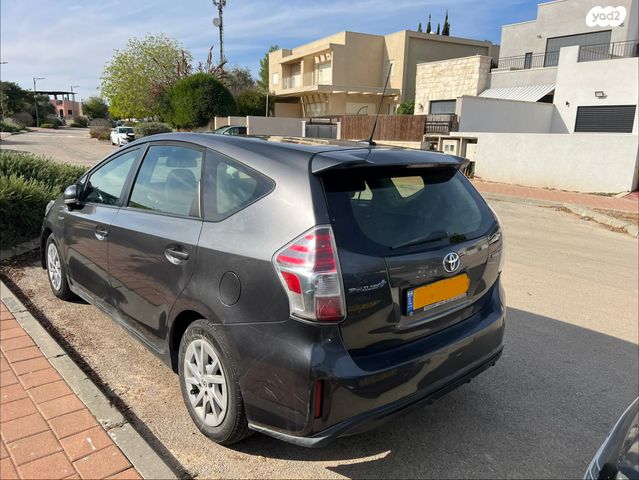 טויוטה פריוס פלוס