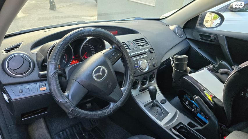 מודעת רכב מאזדה 3