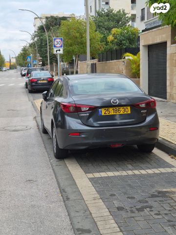 מאזדה 3