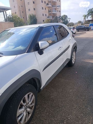 טויוטה יאריס קרוס