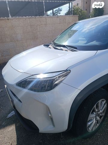 טויוטה יאריס קרוס