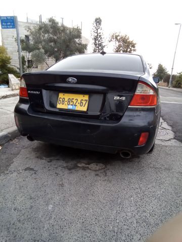 סובארו B4/לגאסי