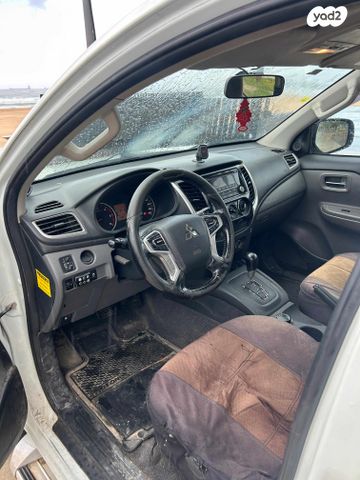 מיצובישי טרייטון / L200