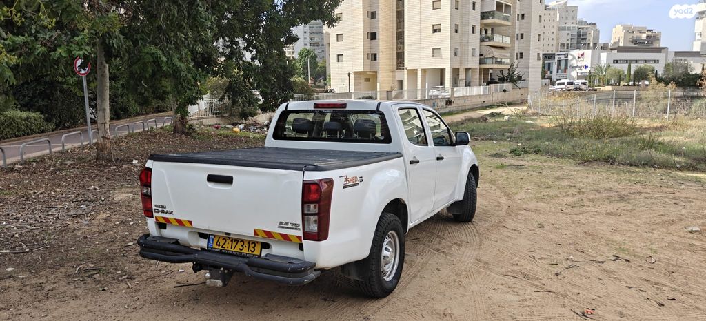 איסוזו די-מקס