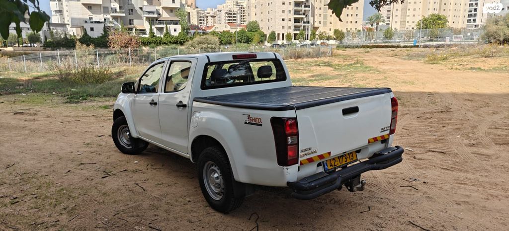 איסוזו די-מקס