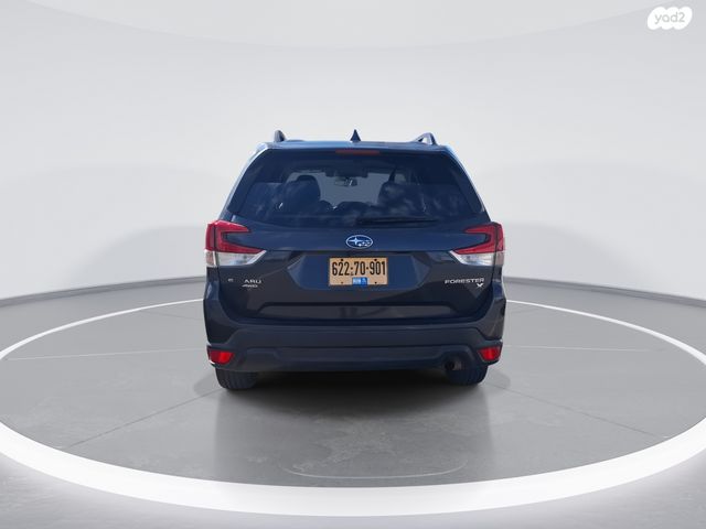 סובארו פורסטר