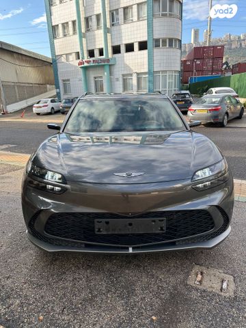 מודעת רכב ג'נסיס GV60