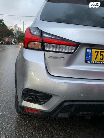 מודעת רכב מיצובישי ASX