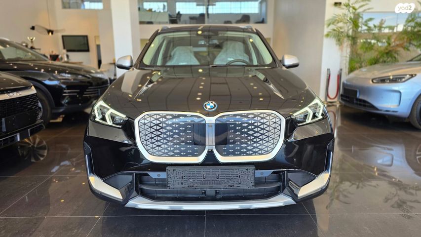 מודעת רכב ב מ וו IX1